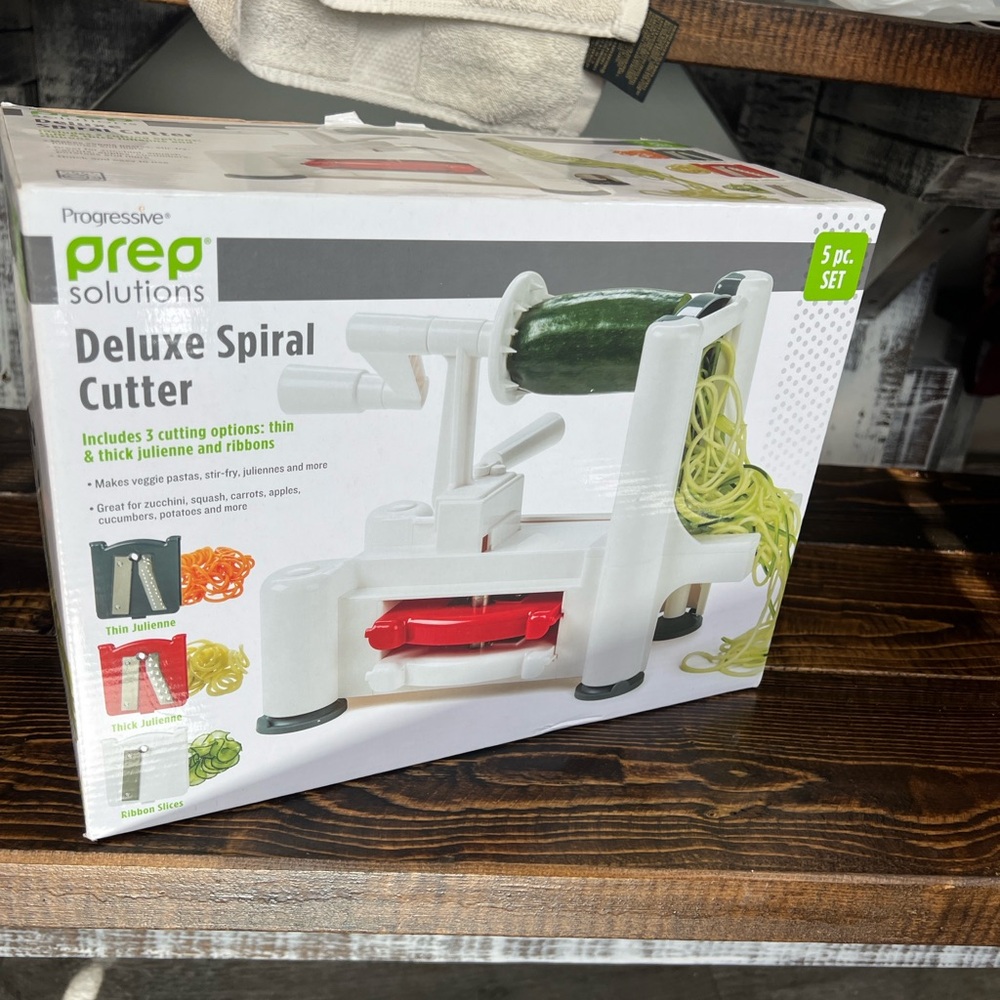 Progressive Prep Solutions Deluxe Spiral Cutter